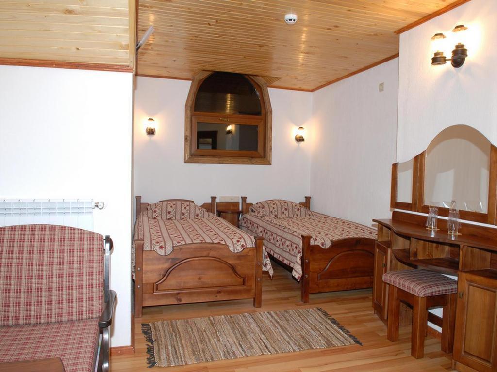 Hotel Pirinski Han - Old Adjev Han Sandanski Room photo